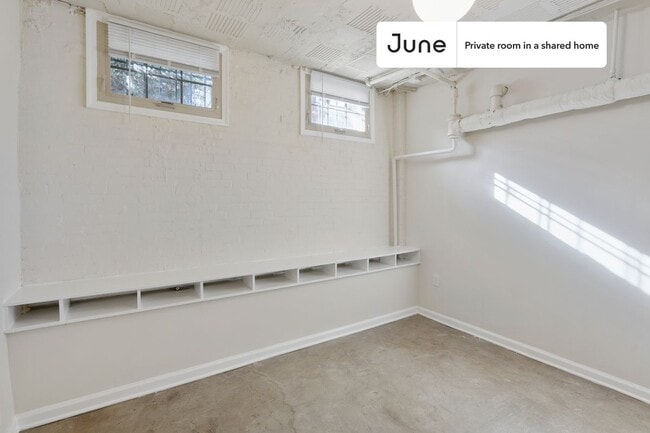 Photo - Room in Shared 5 bed/2 bath home Unidad C