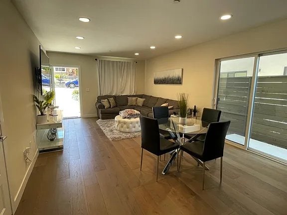 Photo - 3098 Rockview Pl