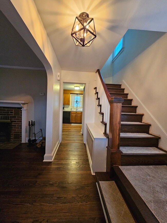 Photo - 102 N Forrest St