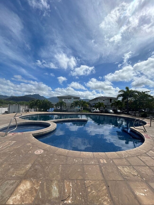Available now 3 Bedroom, 2.5 Bathroom, 2 A... - Available now 3 Bedroom, 2.5 Bathroom, 2 A... Casa Adosada
