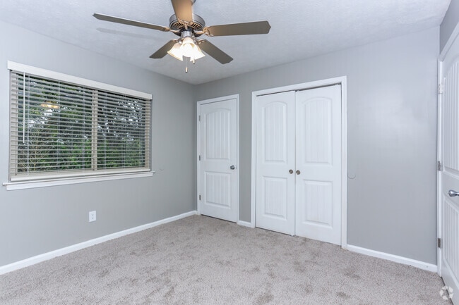2BR, 1BA - 1,028 SF