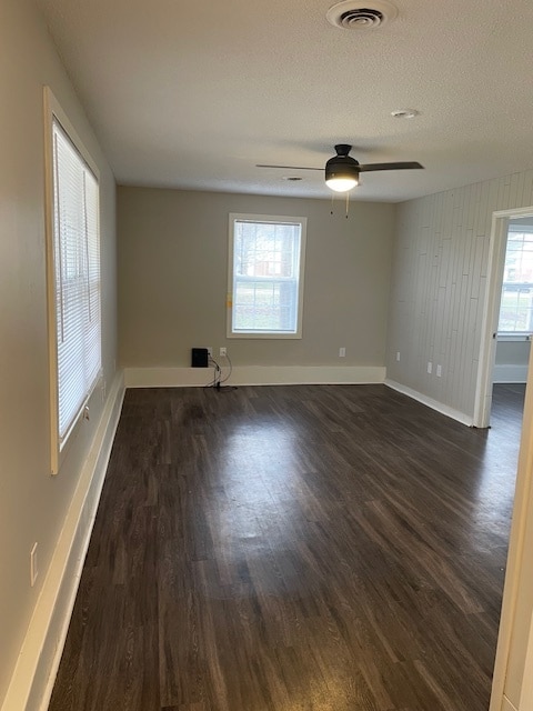 Photo - 1320 Yakel St