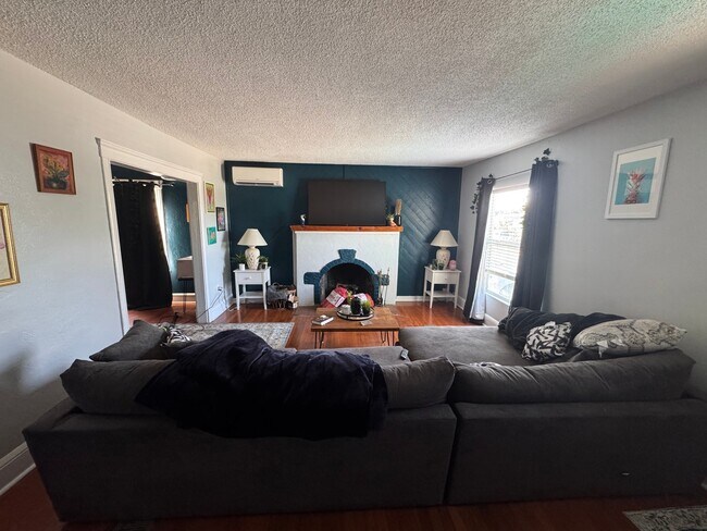 Photo - 328 Manhattan Ave