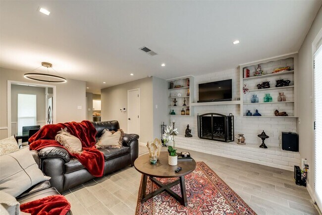 Photo - 3 Bedroom 2 Bathroom 2 Car Garage Duplex i...