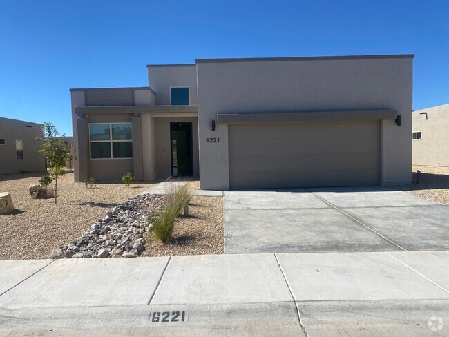 Building Photo - Newer 3 Bedroom+ Office Near Red Hawk Golf... Rental