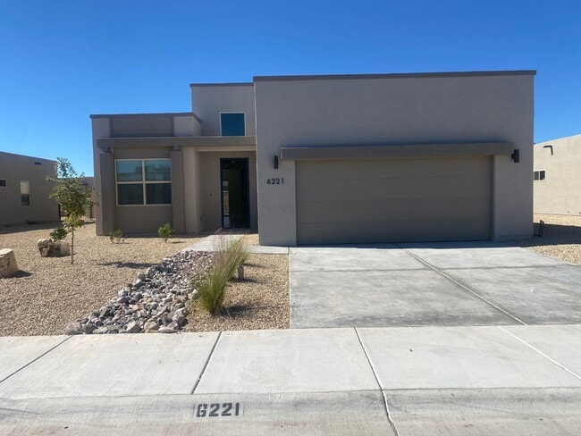 Building Photo - Newer 3 Bedroom+ Office Near Red Hawk Golf... Rental