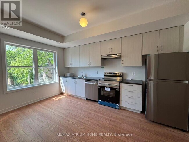 Photo - 15100 Yonge St