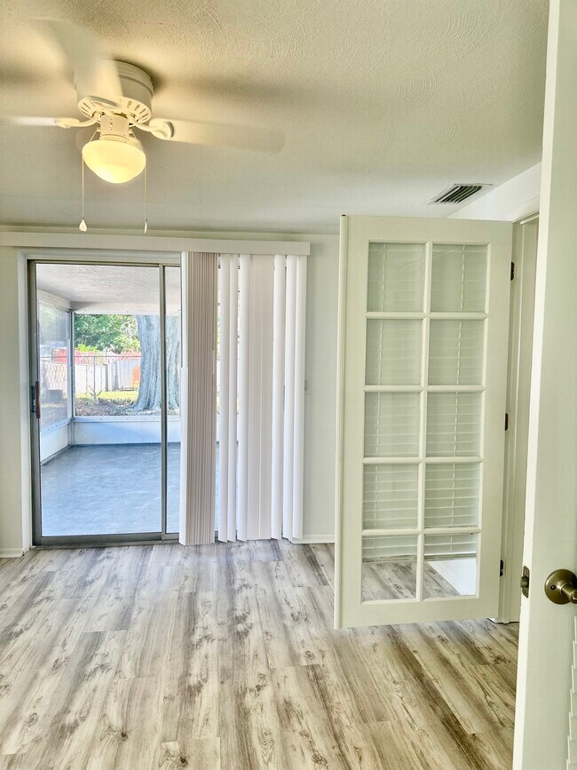 Photo - 11010 Tamarix Ave