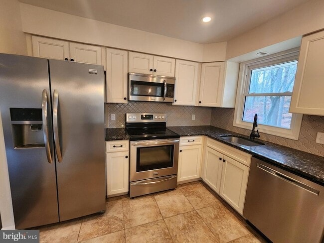 Photo - 33 Old Red Lion Rd