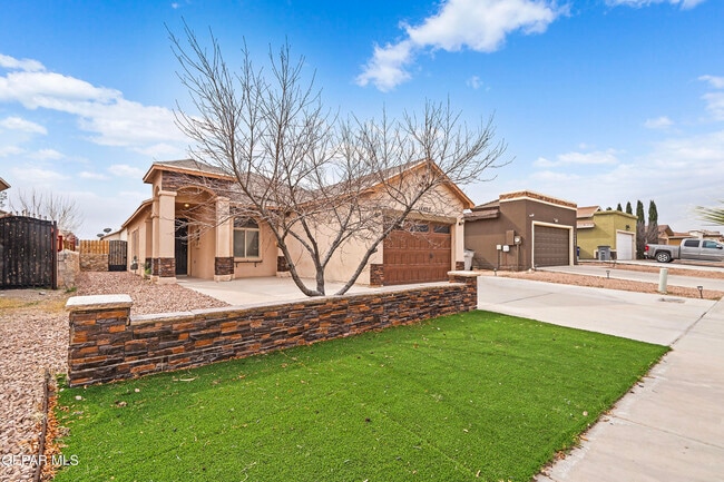 Photo - 14696 Jesus Almeida