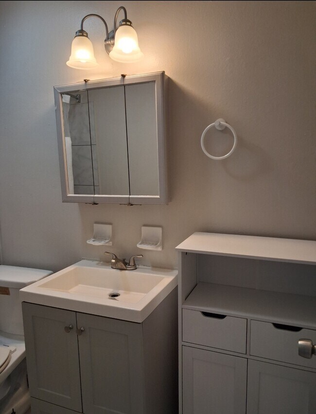 Photo - 5301 E 18th Ave Unit Apt B