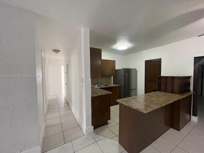 Photo - 1011 Avenue F