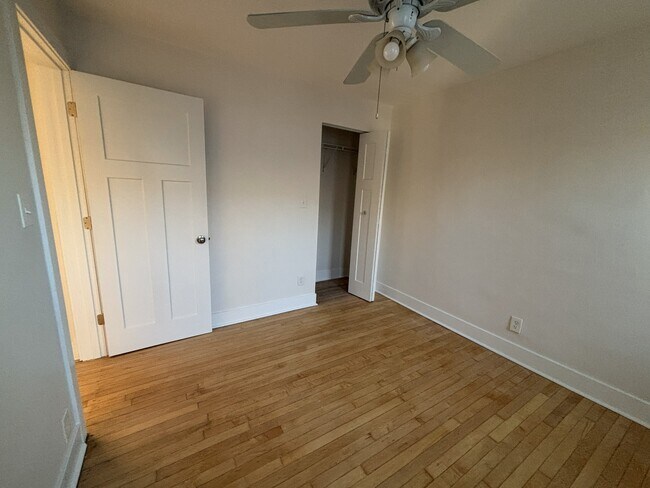 Cama 1 - 8039 White Ave Unidad #2