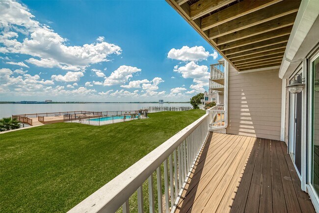Photo - 10 Mariner Village Dr