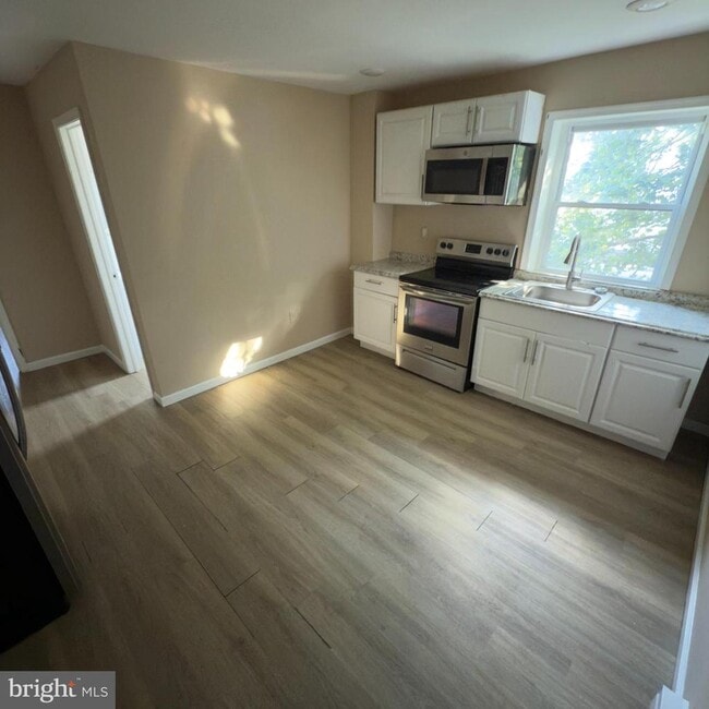 Building Photo - 849 E Chelten Ave Unit 5 Rental