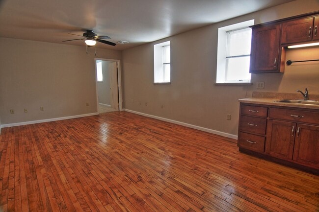Photo - 1314 E Philadelphia Ave Unit #2