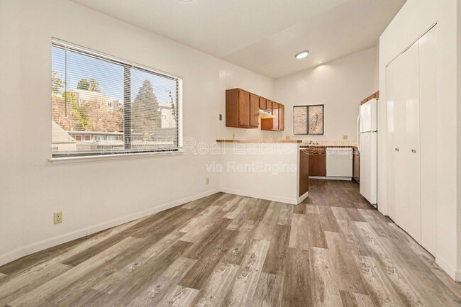 Photo - 2982 Park Blvd