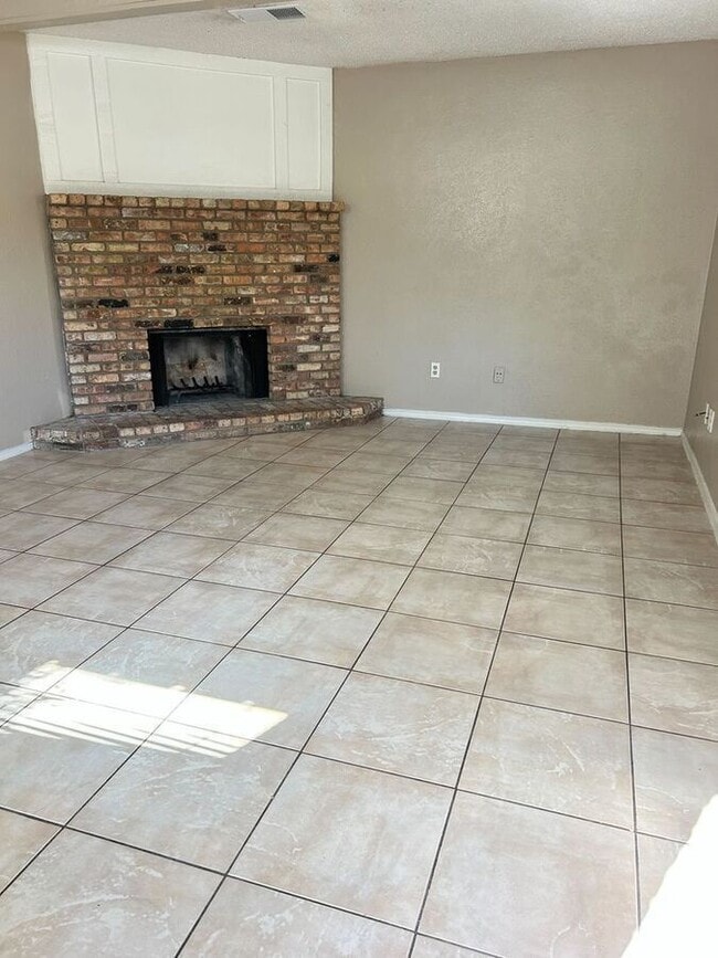 Photo - 2818 S Fielder Rd