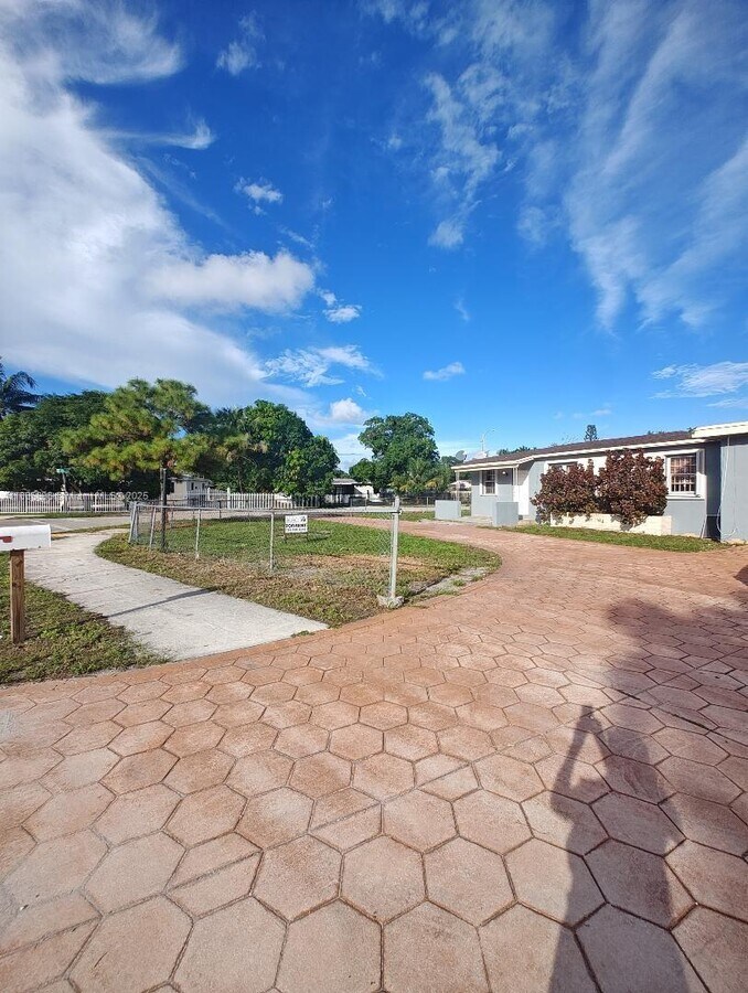 Photo - 12325 NW 19th Ave Casa