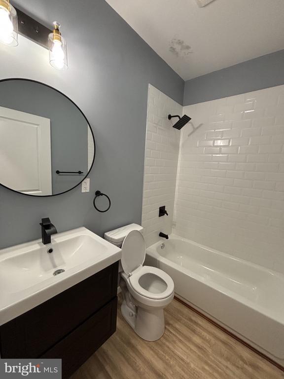 Photo - 635 N 52nd St