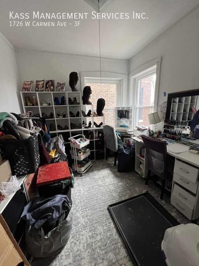 Building Photo - 1726 W Carmen Ave Unit 3F