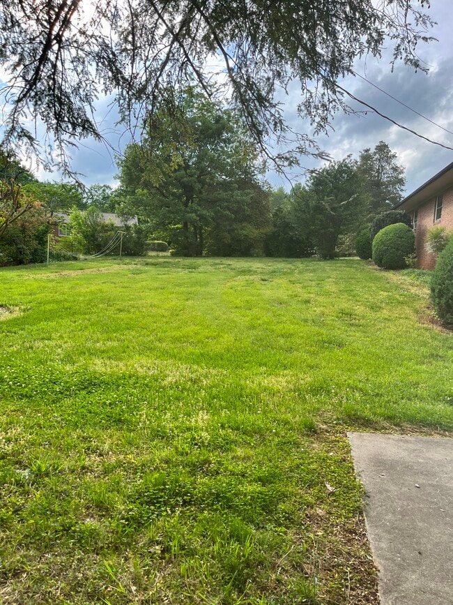 Photo - 1600 New Eastwood Cir