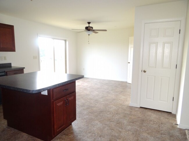 Photo - 330 Meadow View Dr