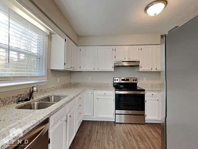 Photo - 202 Indian Springs Dr