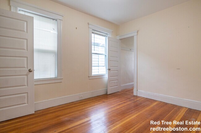 79 Saxton St Unit 3