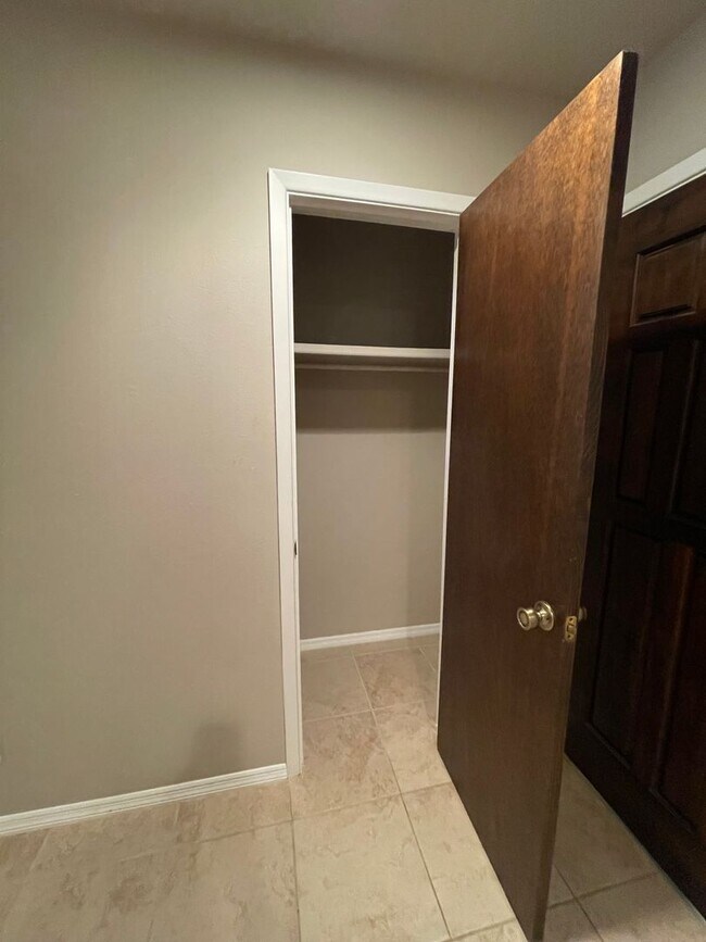 Photo - North Penn Triplex Unit 608 B N Pennslyvania (104)