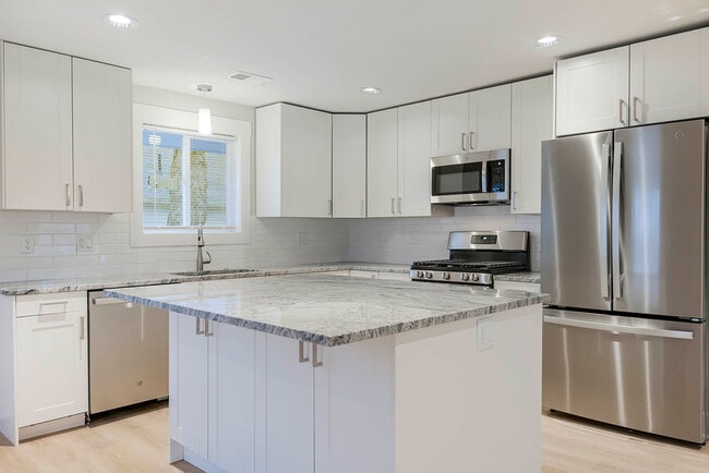 Photo - 2715 S 37th St