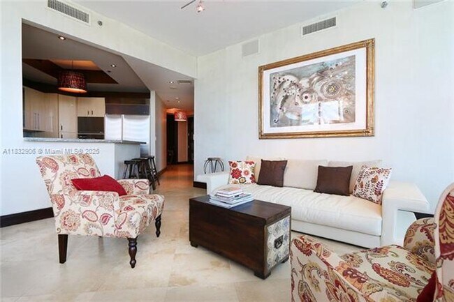 Photo - 100 South Pointe Dr Unidad 100 S Pointe Dr  601