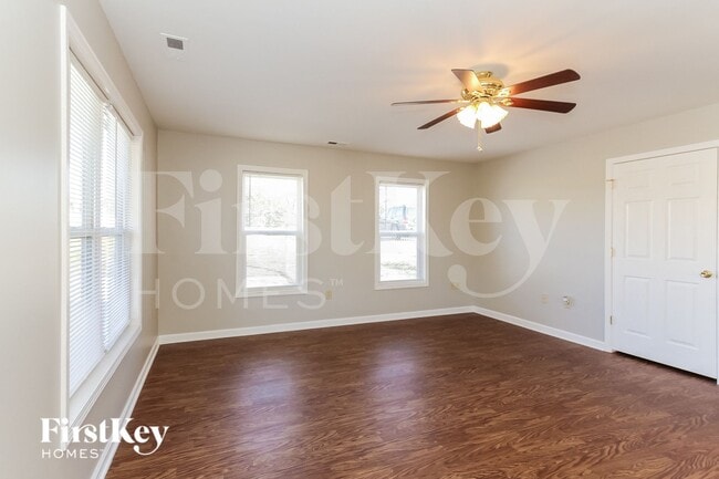 Photo - 1731 Parkdale Ave