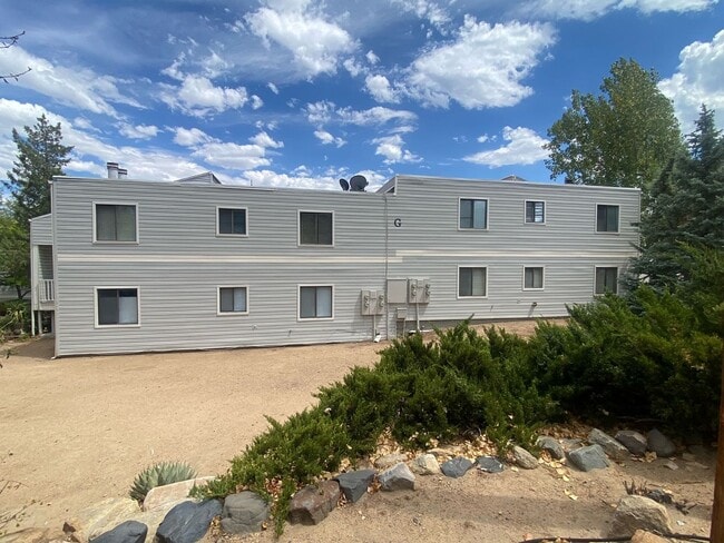 Building Photo - APPLY NOW- 333 Leroux G, Unit 8 Rental