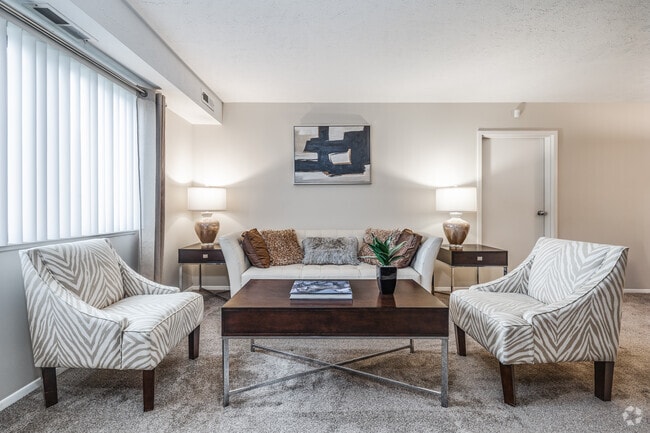 Ranch - 2BD, 1.5BA - 1,050SF - Living Room