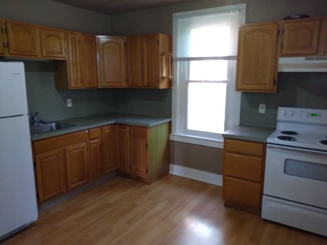 417 W Walnut St