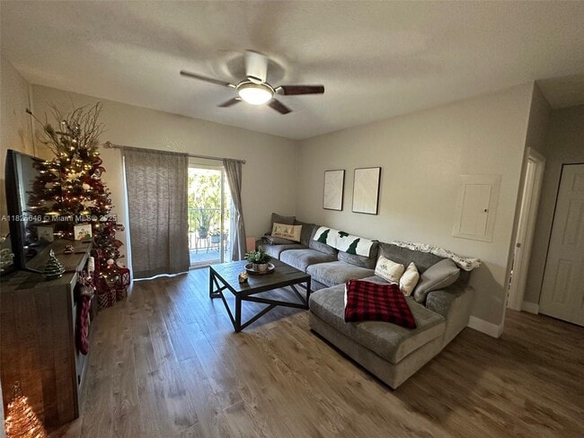 Photo - 4802 Washington St Unidad 15 Rental