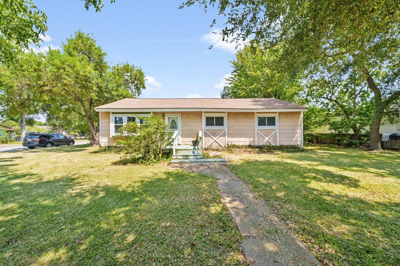 Photo - 2218 12th Ave N