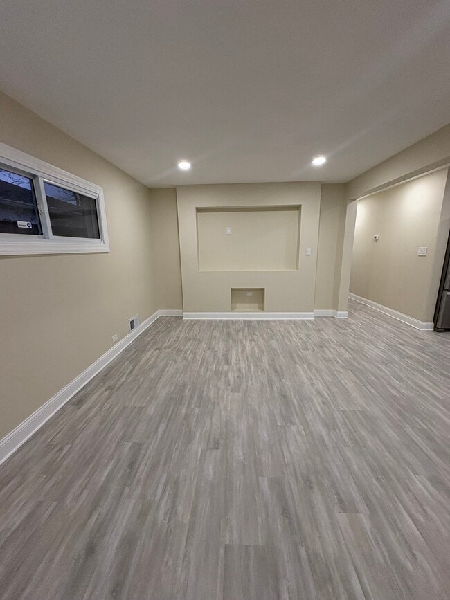 Photo - 106 W 155th St