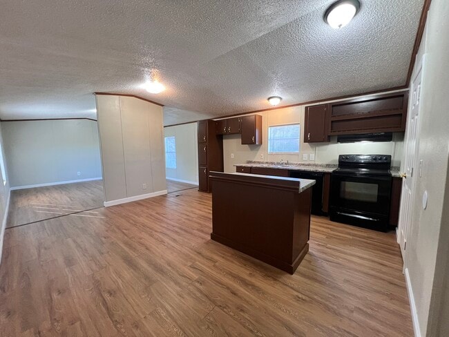 Photo - 31927 Seminole Rd