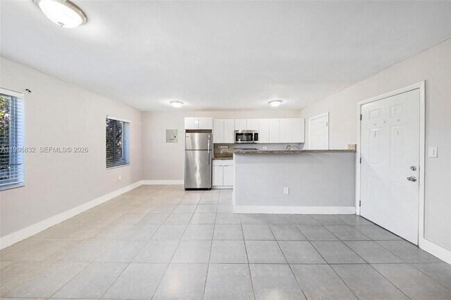 Photo - 1960 NE 161st St Unidad 105