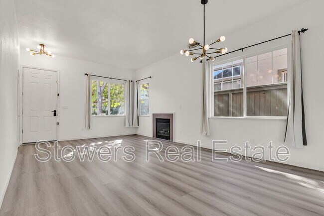 Photo - 1162 Waverly Cir