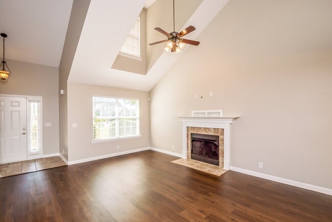 Photo - 3320 Leslie Ln