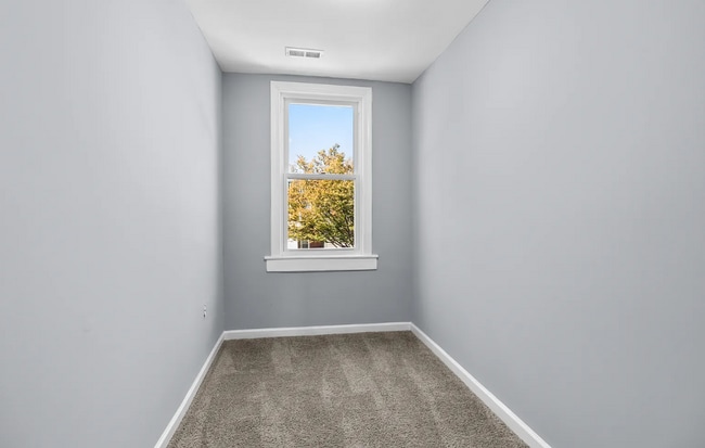 Photo - 260X Garrett Ave