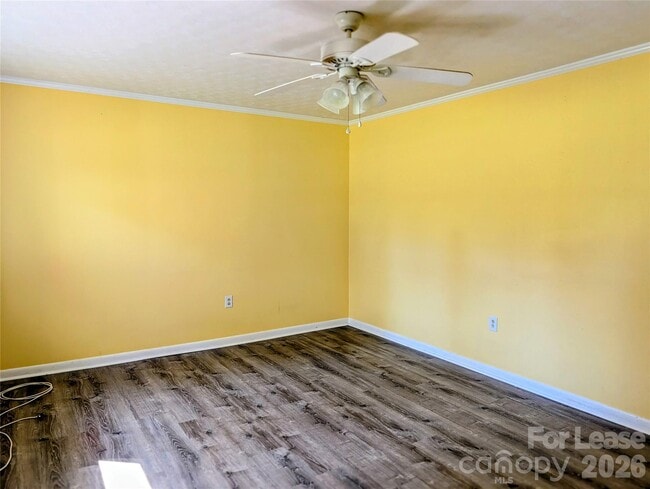 542 Elmwood Rd