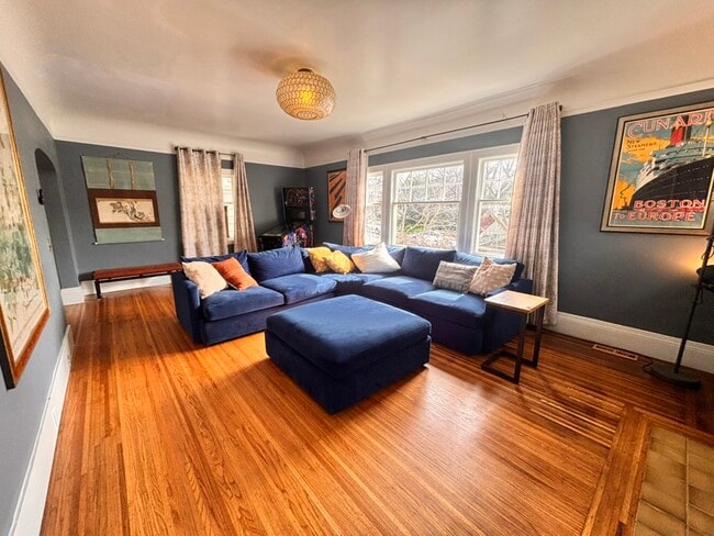 Photo - 238 Mather St