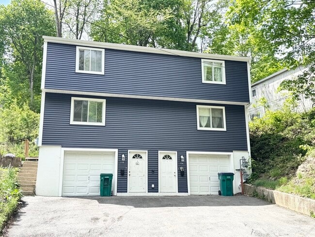 Photo - 174-174 Sanborn St Townhome