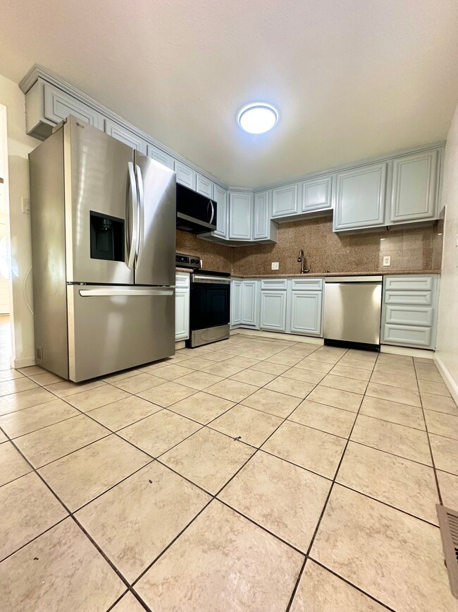 Photo - 624 Winona Ct