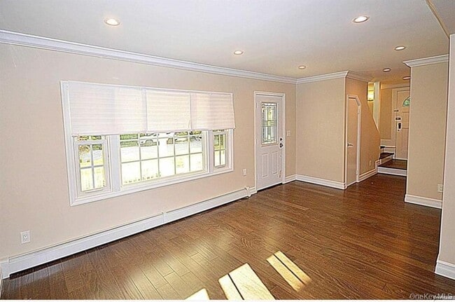 Photo - 4 Addison Ln