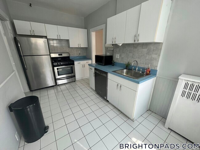 Photo - 129 Chiswick Rd Unit 13